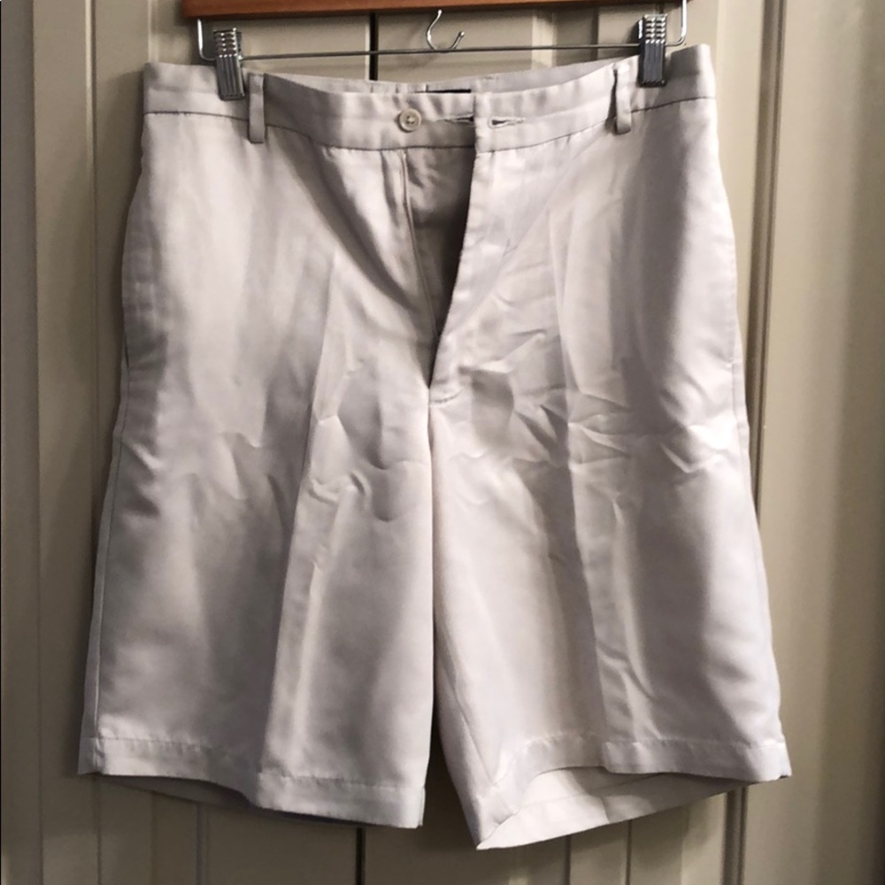 Men’s Khaki Shorts